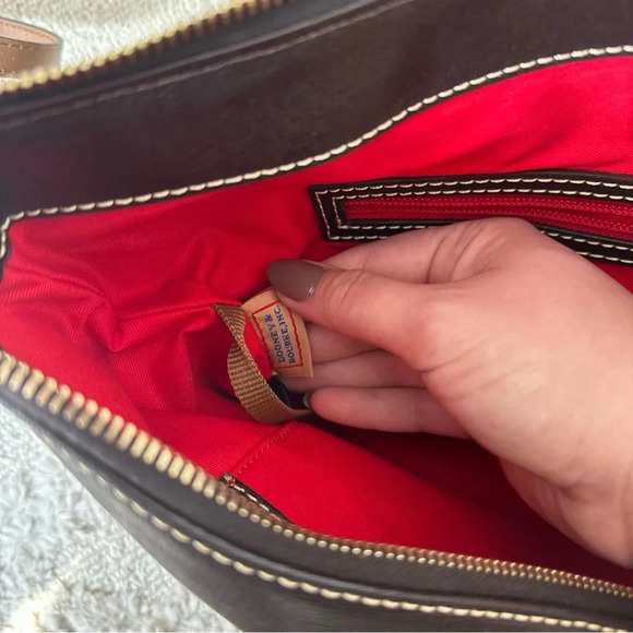 Dooney & Bourke Shoulder Bag Hobo Style Black Brown Leather Zipper Adjustable - Picture 4 of 6